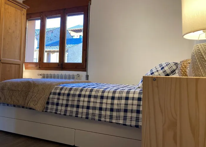 Vistas Unicas A Los Pirineos, Para 7-8 Personas!! Tensi Home Llivia