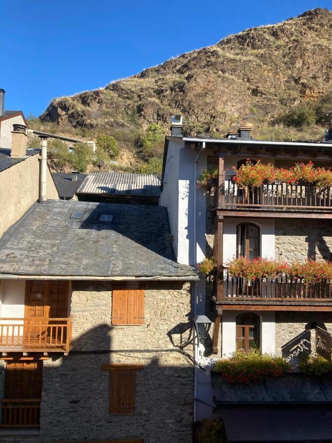Vistas Unicas A Pirineos, 7-8 Personas!! Tensi Llivia