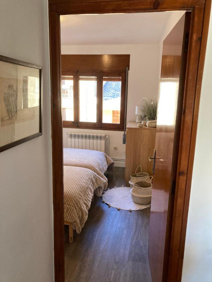 Vistas Unicas A Pirineos, 7-8 Personas!! Tensi Apartment Llivia